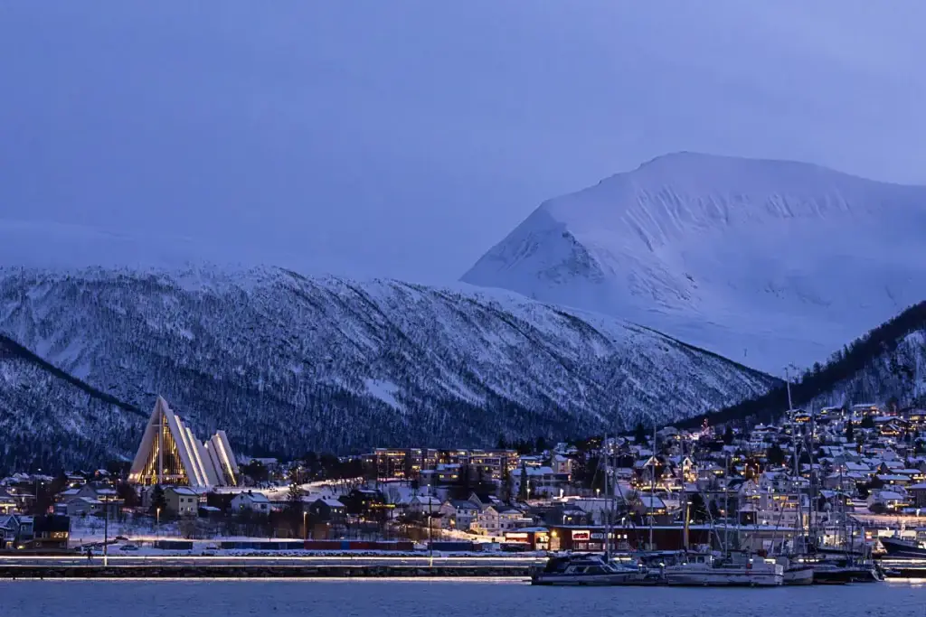 Tromsø en hiver : 6 jours à la découverte de la Laponie norvégienne 23 Cathedrale arctique de Tromso