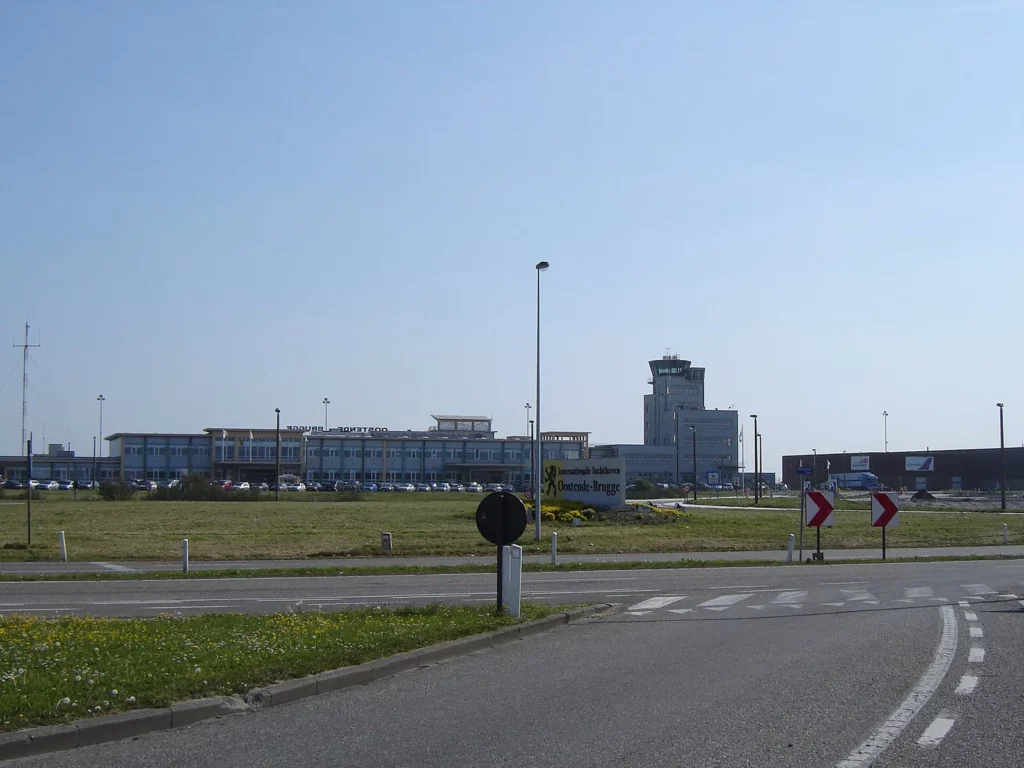 Terminal de l'aéroport d'Ostende-Bruges, alternative de proximité pour réserver un vol pas cher depuis la Belgique