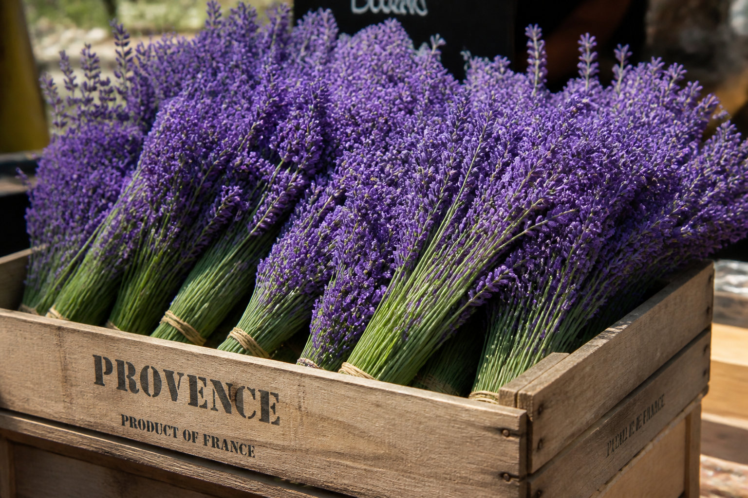 Où partir en avril depuis la Belgique 15 destinations soleil et culture 28 La Provence : marchés colorés et villages perchés