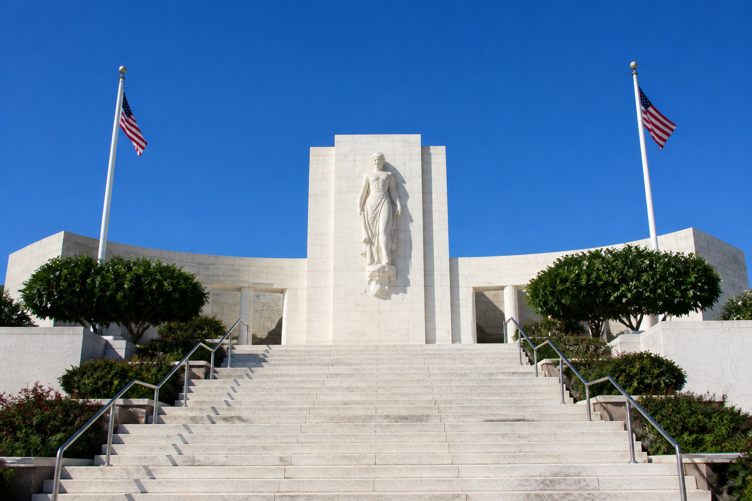 National Memorial Cemetery of the Pacific : hommage au Punchbowl