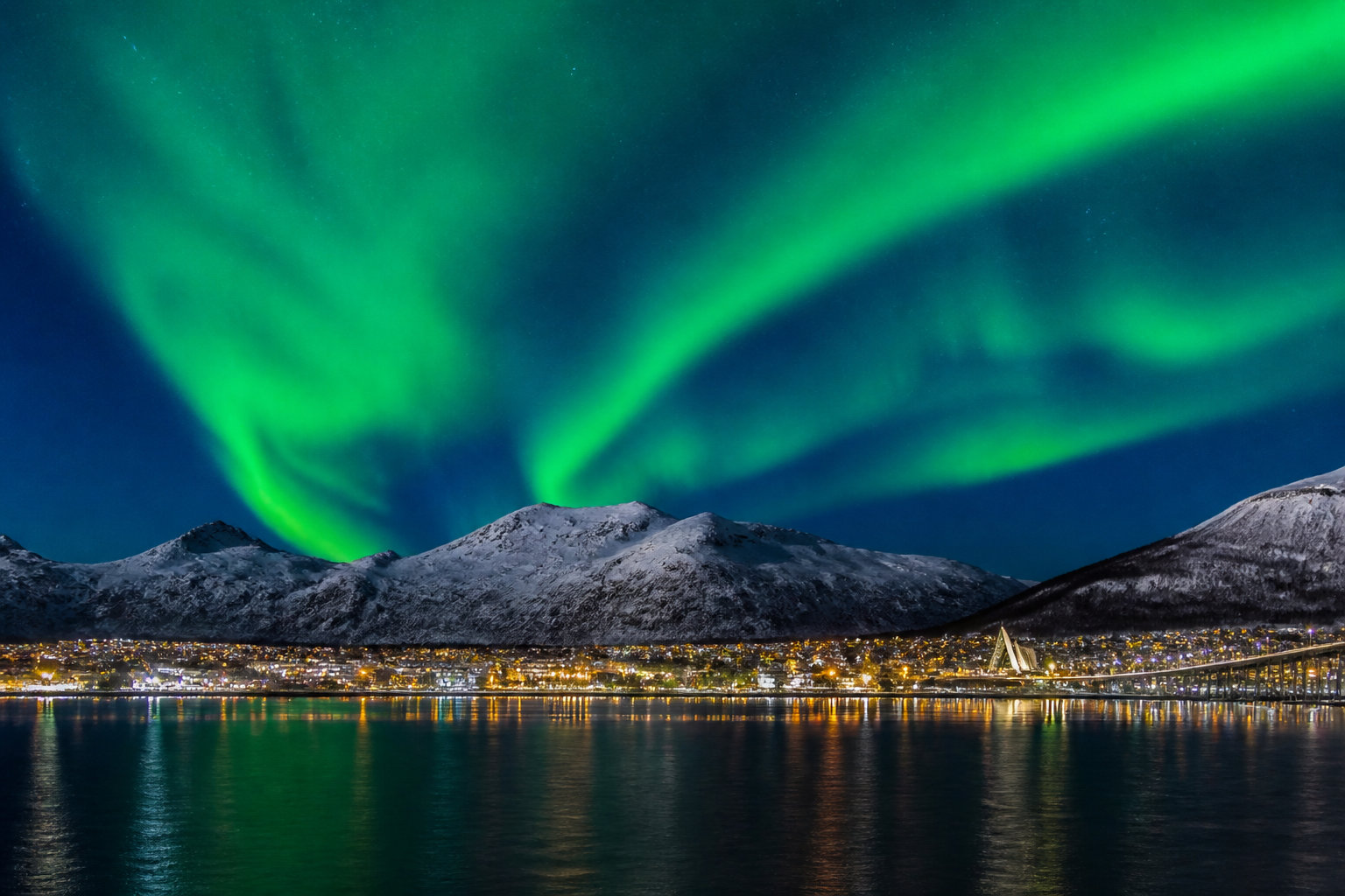 1 semaine à Tromsø en hiver : aurores boréales depuis la Belgique 16 Tromsø aurores boréales : pourquoi cette ville est le spot idéal ?