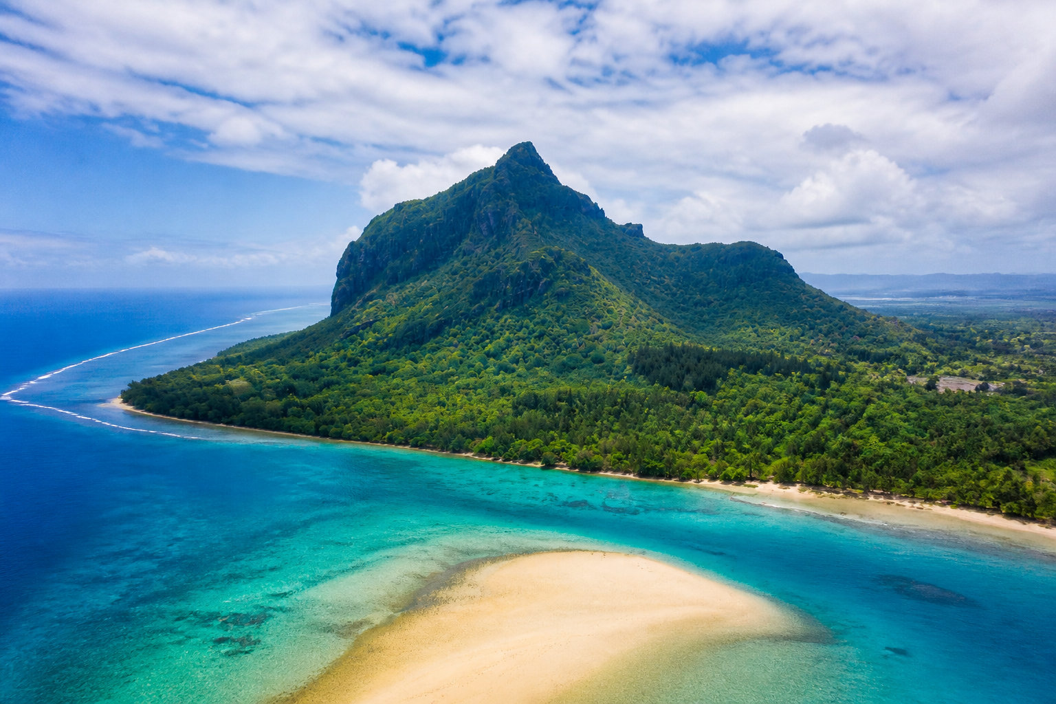 Les 10 plus belles plages de l'île Maurice 29 La Prairie pour une pause photo face à la montagne