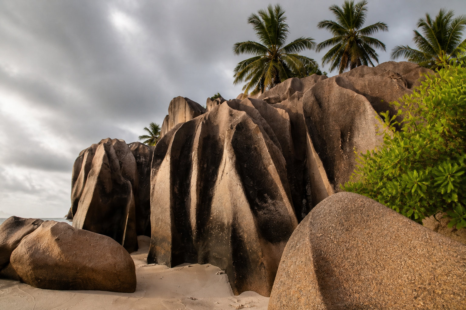 Quelle île paradisiaque choisir pour tes vacances ? 31 Les Seychelles pour l'intimité des rochers granitiques