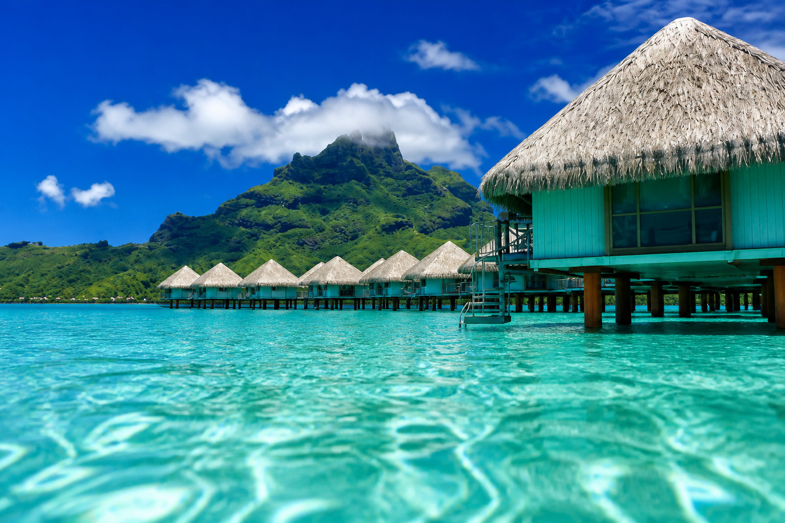 Quelle île paradisiaque choisir pour tes vacances ? 24 La Polynésie française pour un lagon exclusif