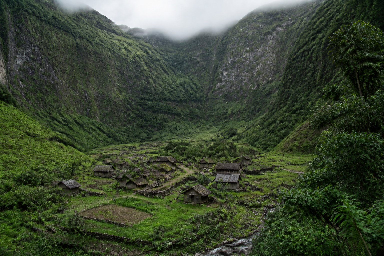 Itinéraire voyage à la Réunion : ton guide pour 15 jours 20 L'expérience unique de Mafate : le cirque sans route