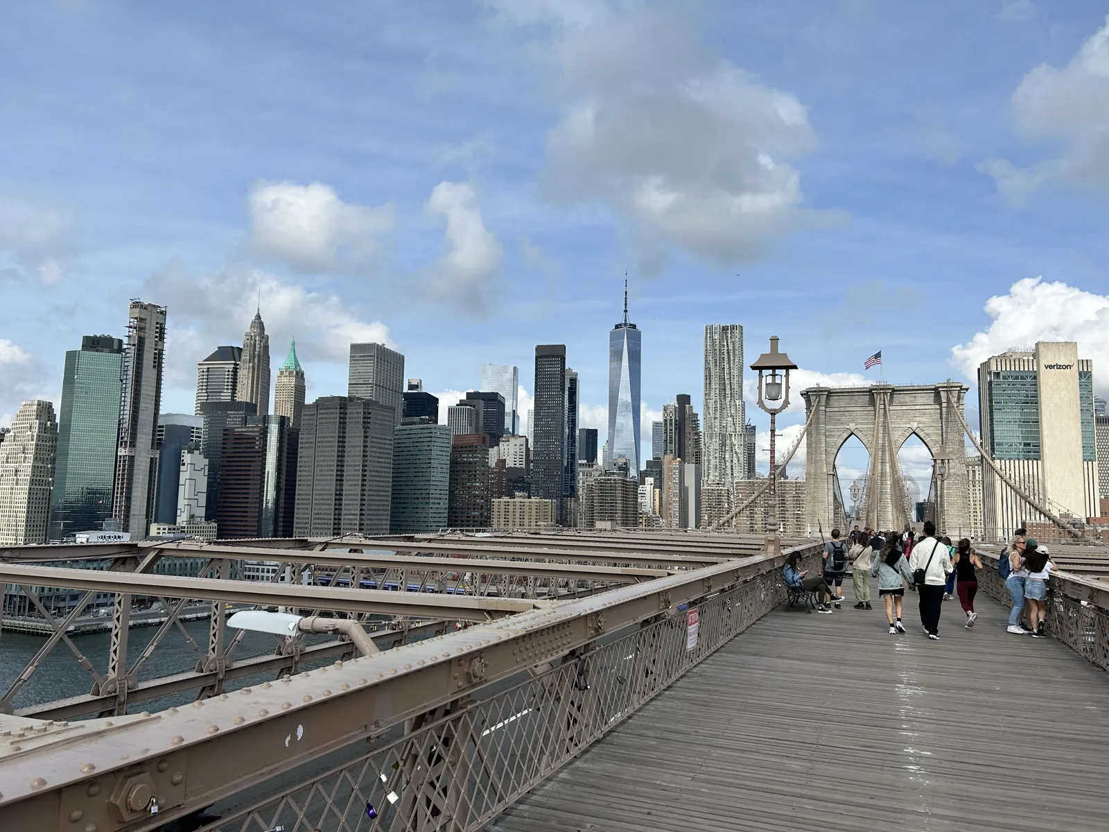 New York en 5 jours : mon carnet de voyage et mes conseils testés sur place 35 Le Brooklyn Bridge et la skyline de Lower Manhattan avec le One World Trade Center