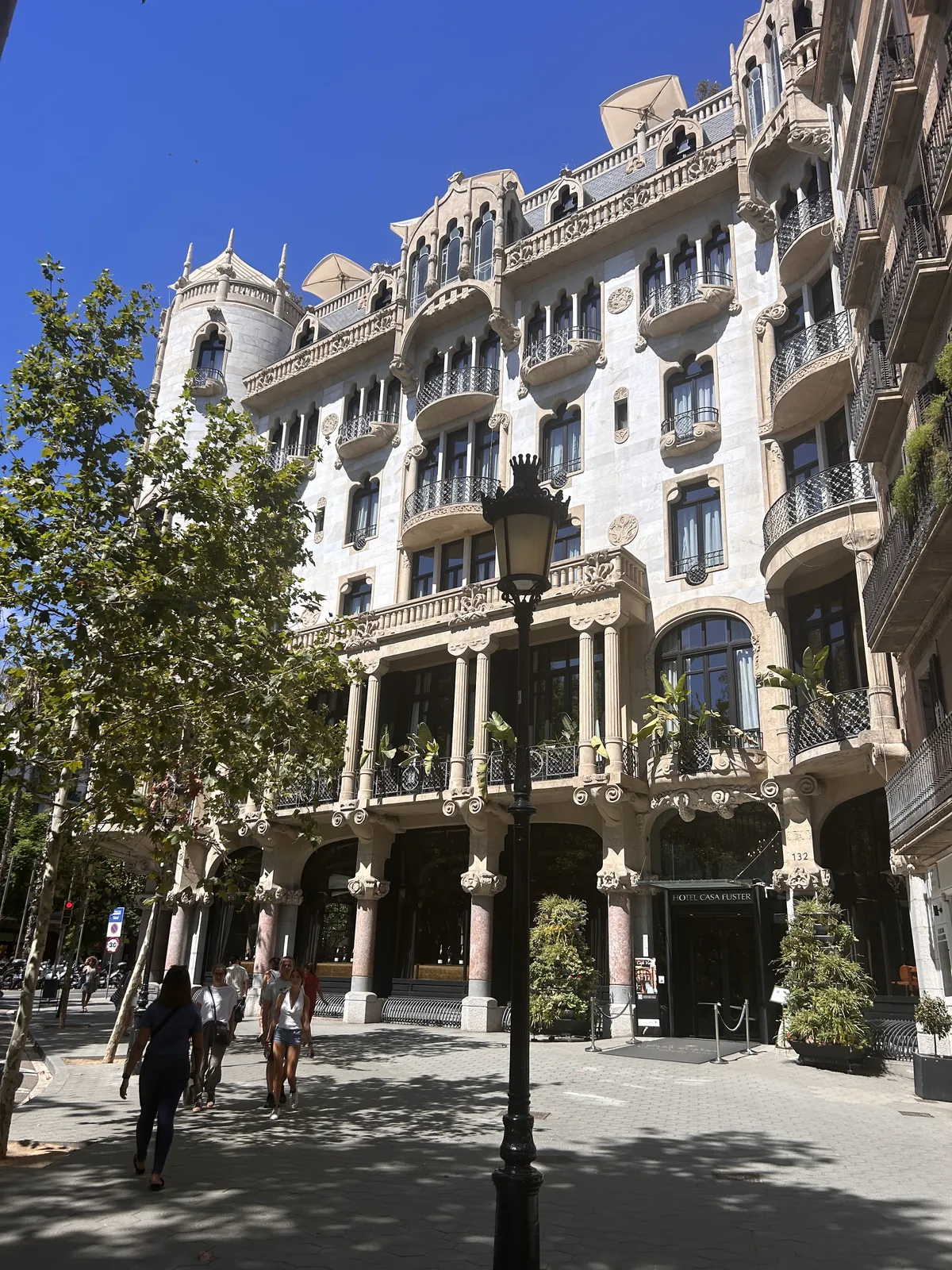 La Casa Fuster en haut du Passeig de Gràcia