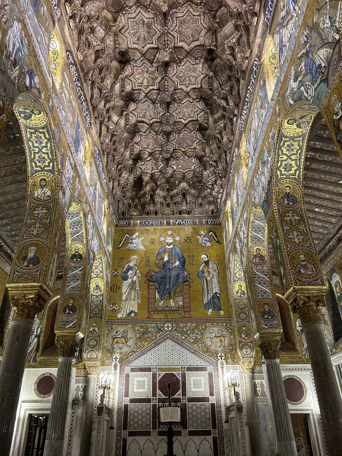 Visiter Palerme en 3 jours : mon carnet de voyage testé sur place 40 Le plafond en muqarnas, sculpté par des artisans arabes au XIIe siècle