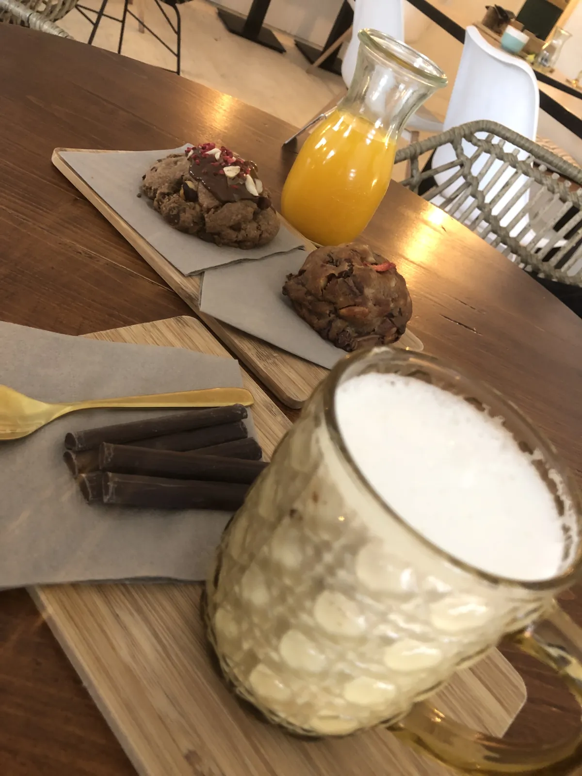 Budapest en 4 jours : mon carnet de voyage et mes bonnes adresses testées sur place 26 Deux cookies énormes, un latte et un jus d'orange chez Cookie Beacon