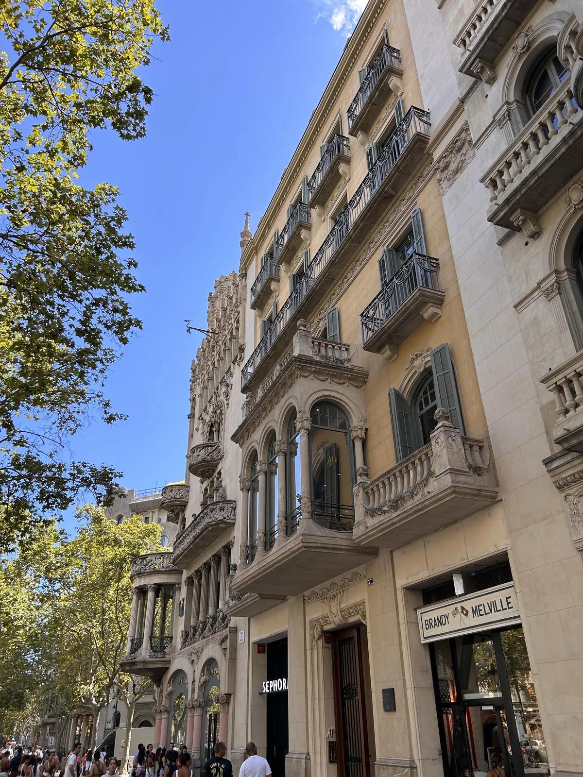 Une façade ancienne du Passeig de Gràcia