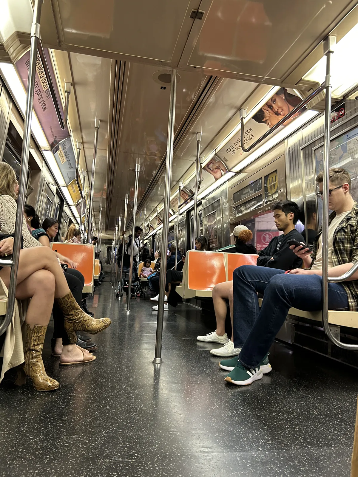 New York en 5 jours : mon carnet de voyage et mes conseils testés sur place 57 À l'intérieur d'une rame du métro de New York
