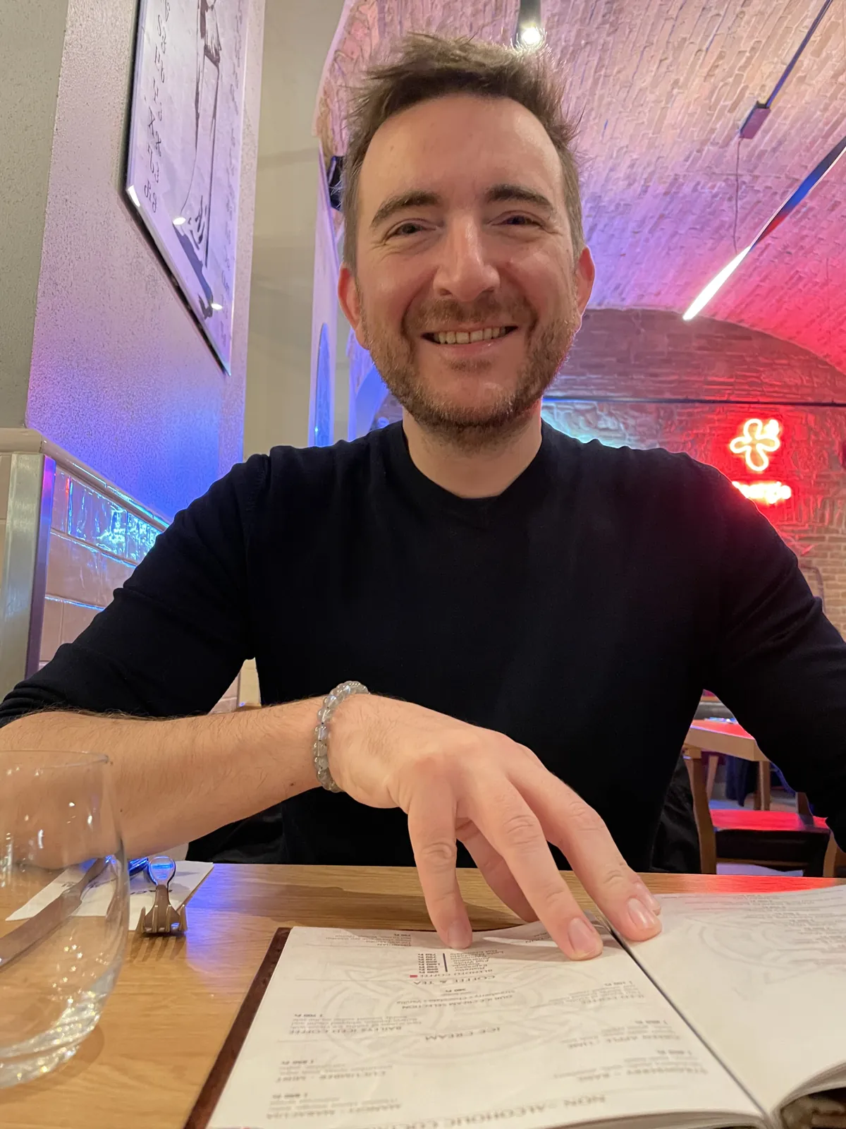Budapest en 4 jours : mon carnet de voyage et mes bonnes adresses testées sur place 20 Mike à table chez Hachapuri, le restaurant géorgien de l'avenue Andrássy