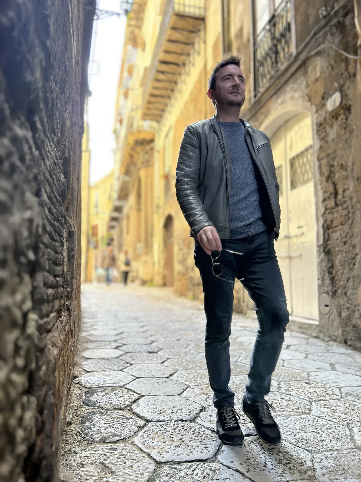 Visiter Palerme en 3 jours : mon carnet de voyage testé sur place 50 Mike, dans une ruelle ensoleillée du centre