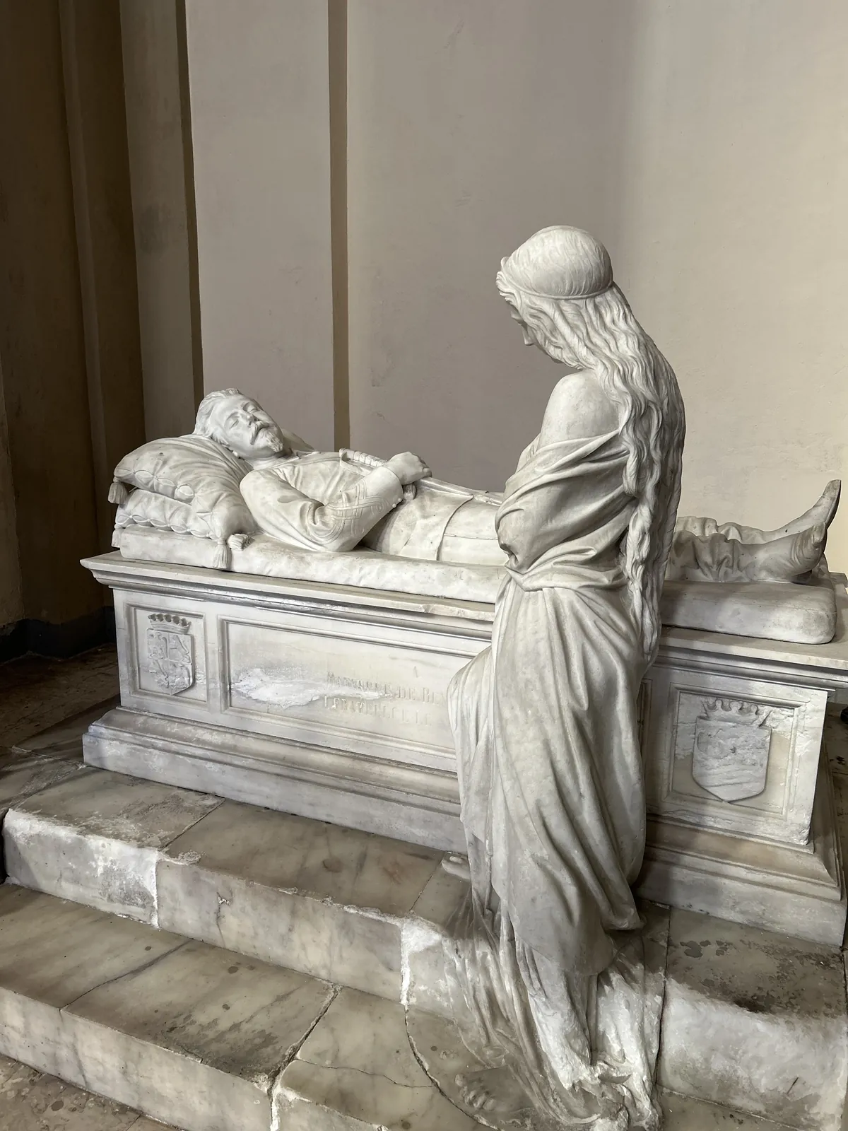 Visiter Palerme en 3 jours : mon carnet de voyage testé sur place 26 Un des tombeaux en marbre de San Domenico