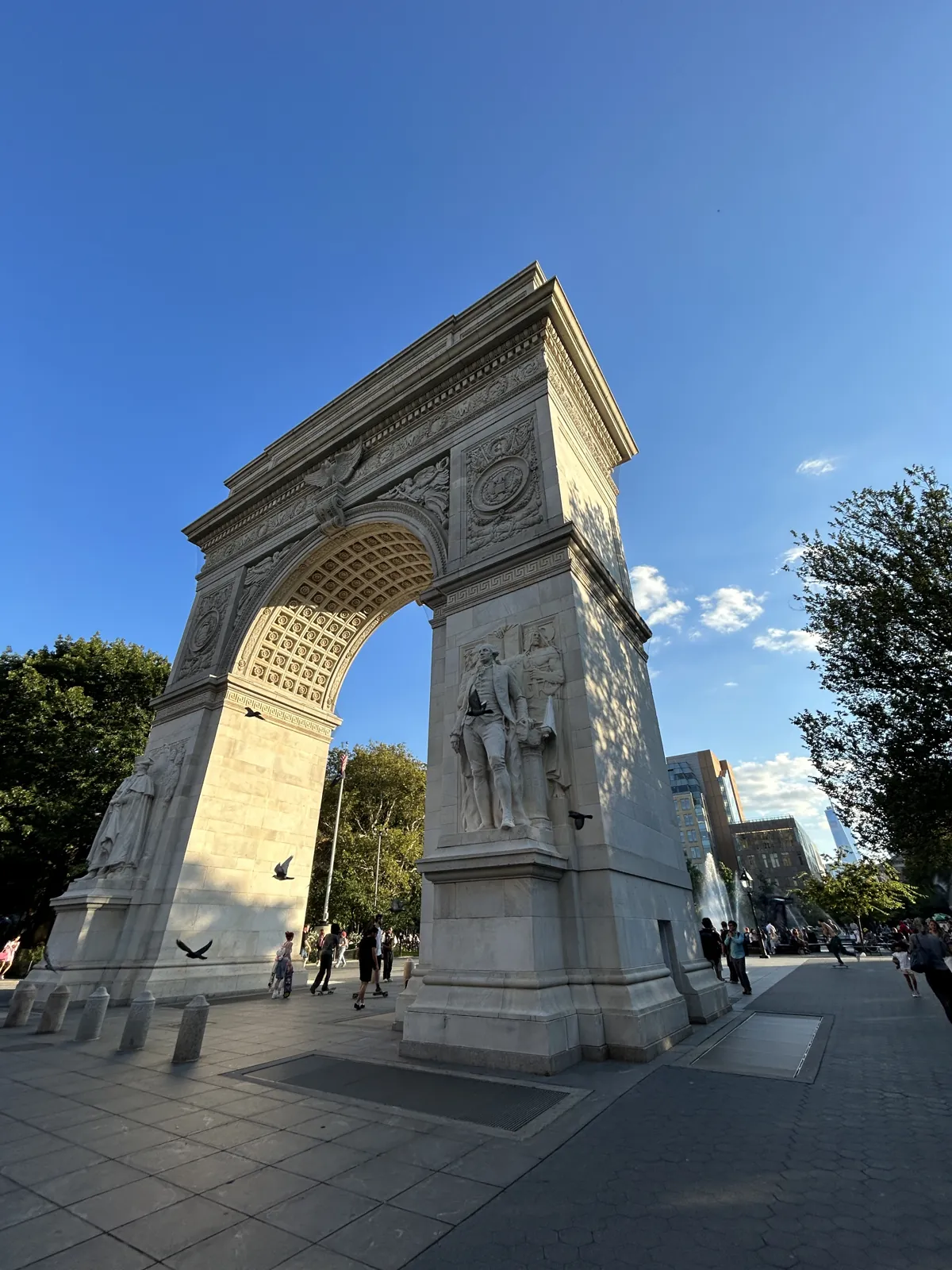 New York en 5 jours : mon carnet de voyage et mes conseils testés sur place 14 L'arche de Washington Square Park, à l'entrée de Greenwich Village